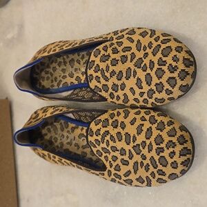 Rothys loafers Spotted. Size 7